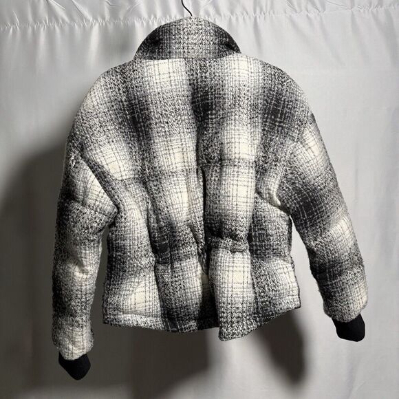 LEVIS Wool Blend Puffer Jacket Buffalo Plaid White Black NEW XS $148 Sold Out - Picture 4 of 10